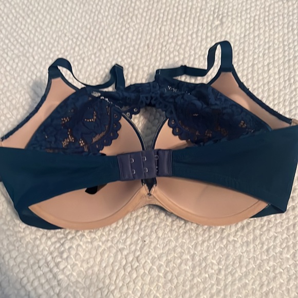 Frederick’s of Hollywood Push Up Bra - Picture 2 of 8